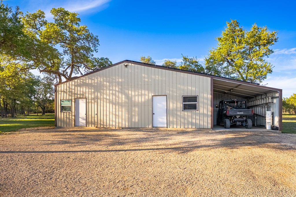 2873 Ranch Road Fredericksburg, TX 78624 - Photo 11 of 58