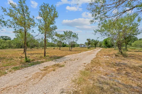$280,000 | 1375 Plant Road, Luling, TX 78648