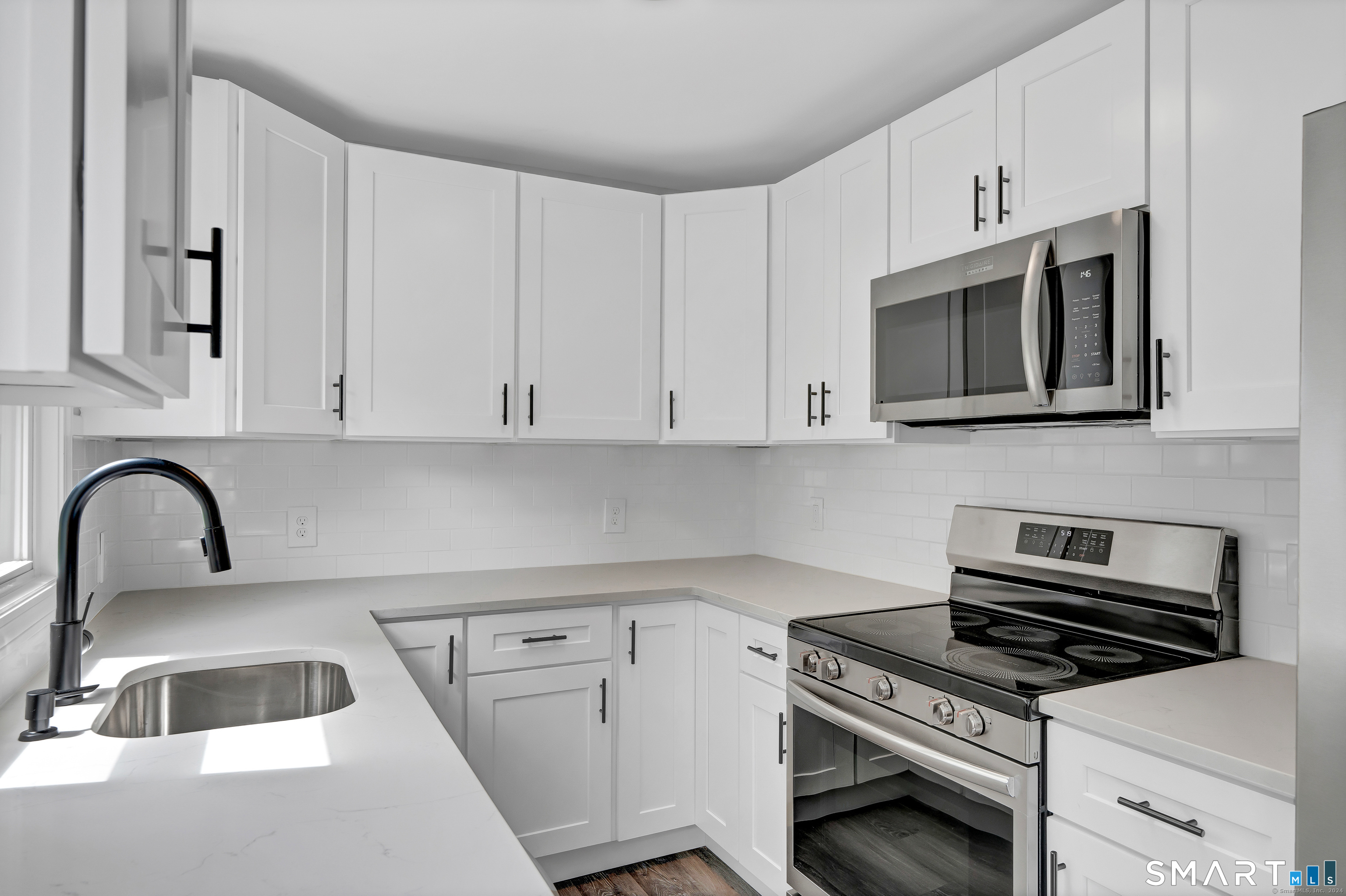 30 Apple Street Wallingford, CT 06492 - Photo 4 of 30