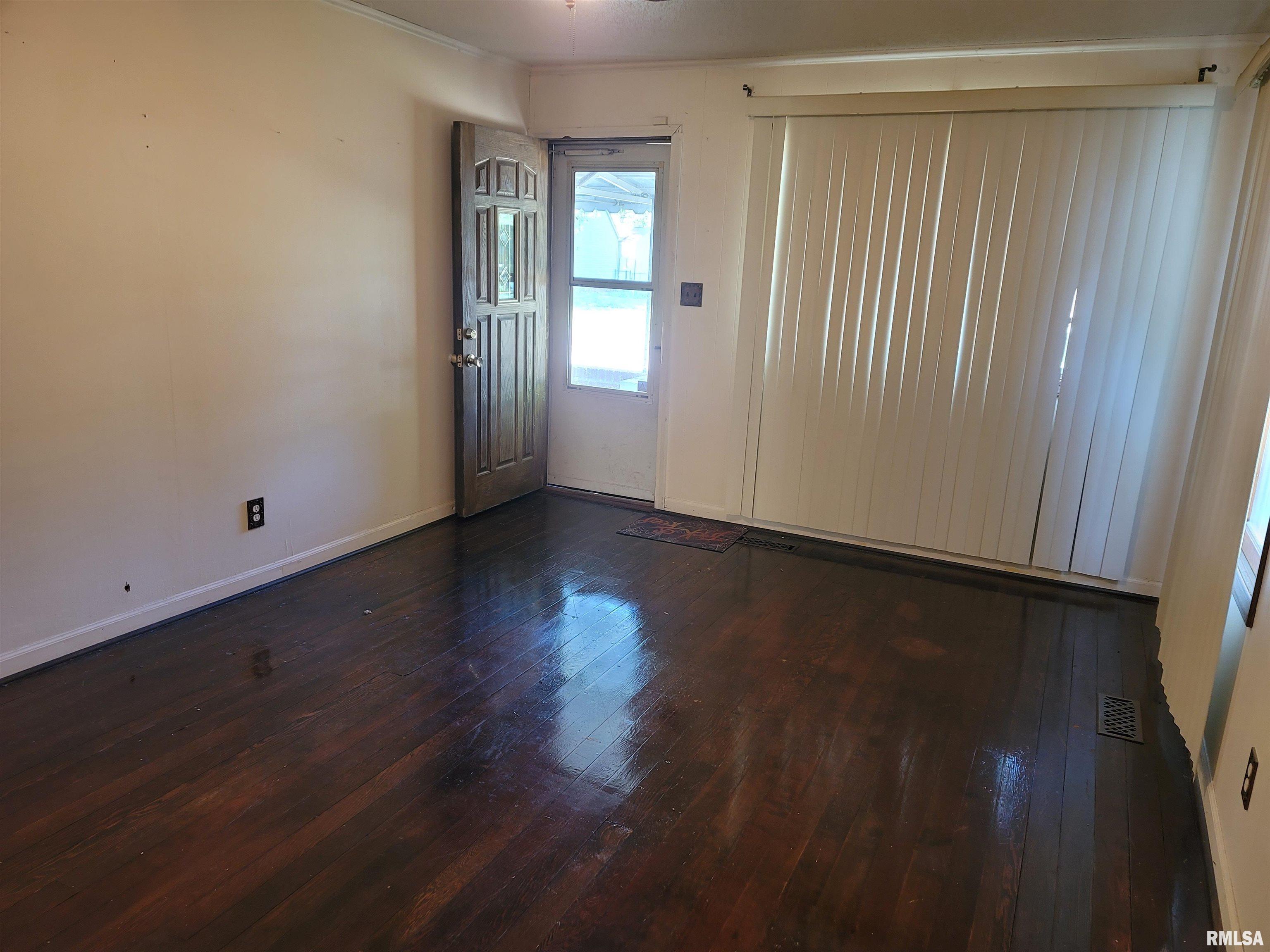 1049 North Indiana Avenue Springfield, IL 62702 - Photo 12 of 14