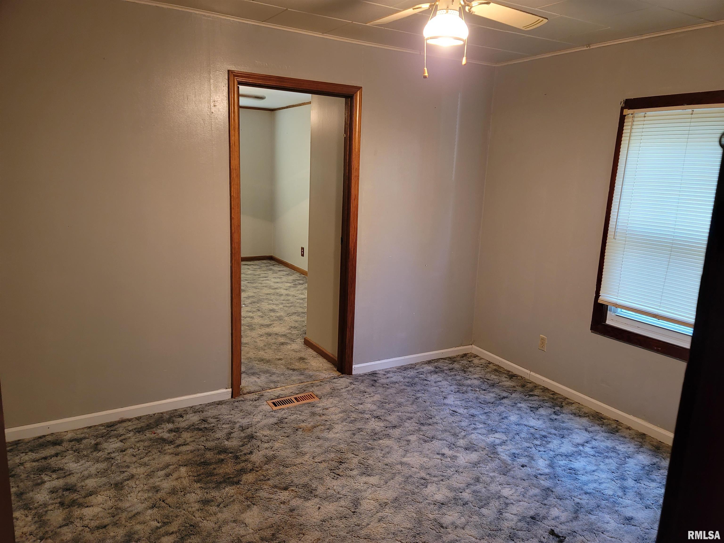 1049 North Indiana Avenue Springfield, IL 62702 - Photo 7 of 14