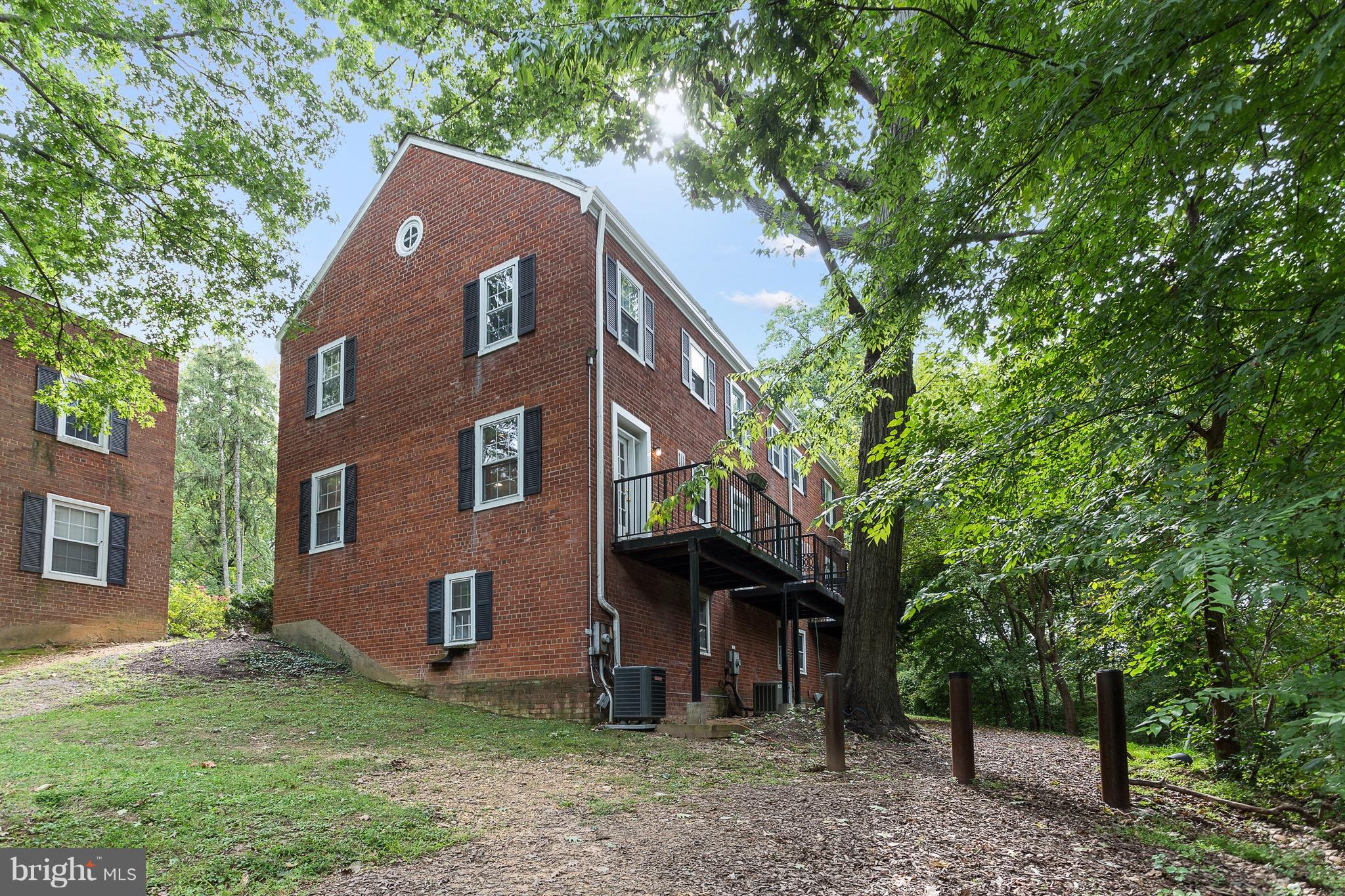 4813 27th Road South Arlington, VA 22206 - Photo 19 of 29 Exterior (Rear)
