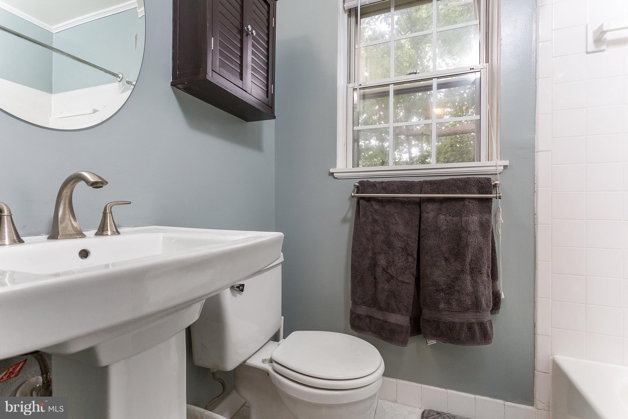 4813 27th Road South Arlington, VA 22206 - Photo 10 of 29 Bath