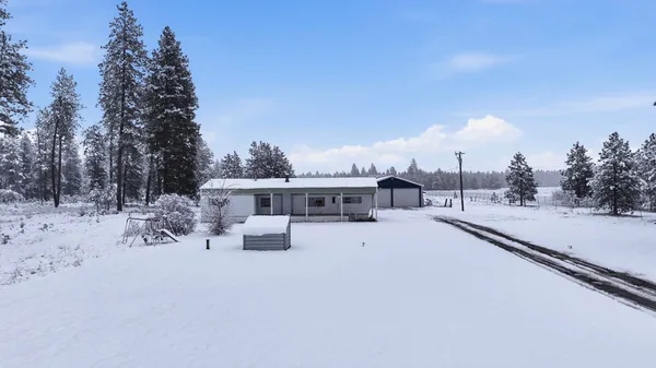 $270,000 | 41210 North Newport Highway, Elk, WA 99009