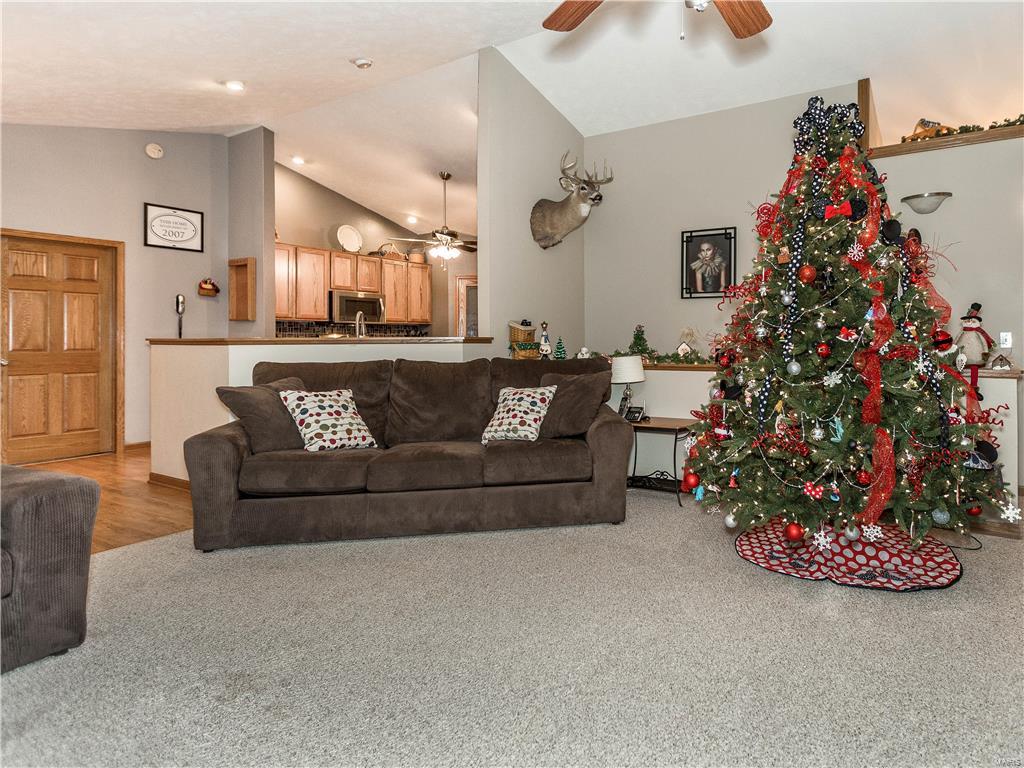 9380 Vfw Road Staunton, IL 62088 - Photo 14 of 45