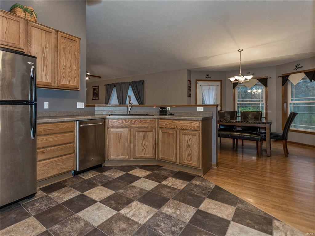 9380 Vfw Road Staunton, IL 62088 - Photo 21 of 45