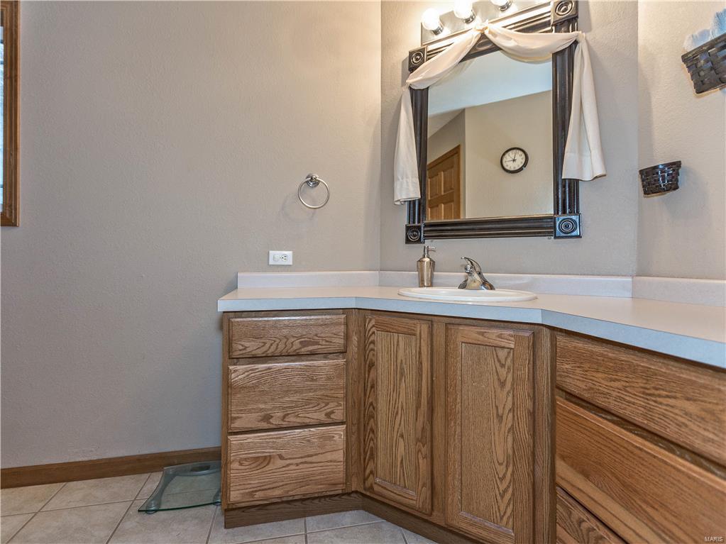 9380 Vfw Road Staunton, IL 62088 - Photo 23 of 45
