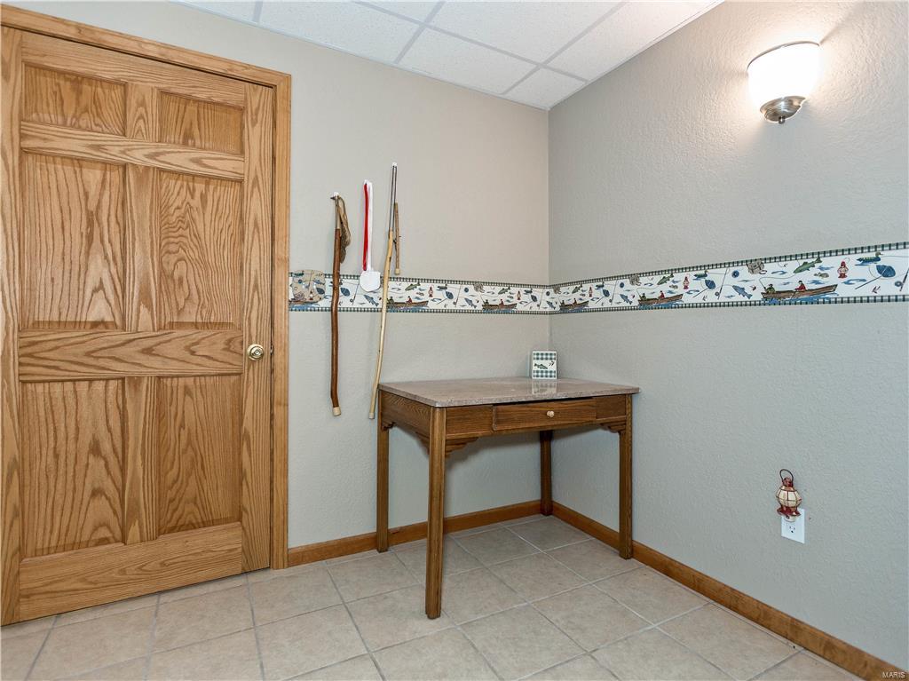 9380 Vfw Road Staunton, IL 62088 - Photo 40 of 45