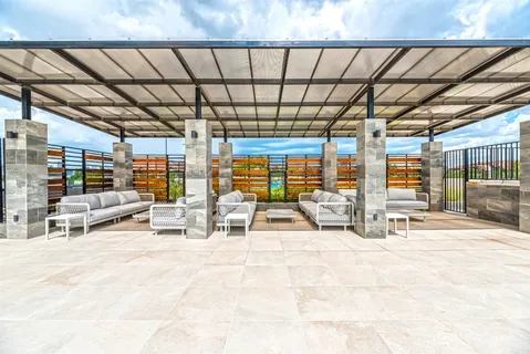 $634,900 | 1701 Hermann Drive, Unit 30D, Houston, TX 77004