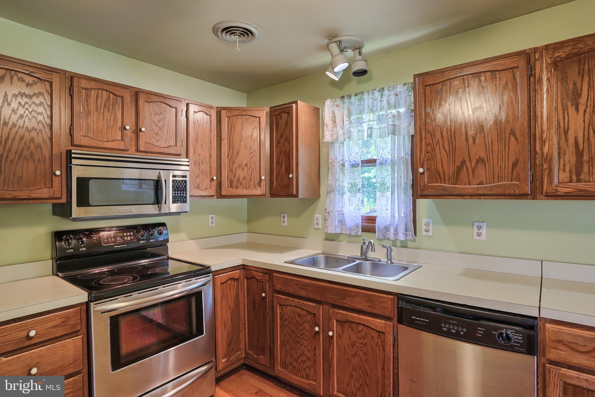 373 Oaklyn Road Lebanon, PA 17042 - Photo 13 of 33 Gallery Image 13
