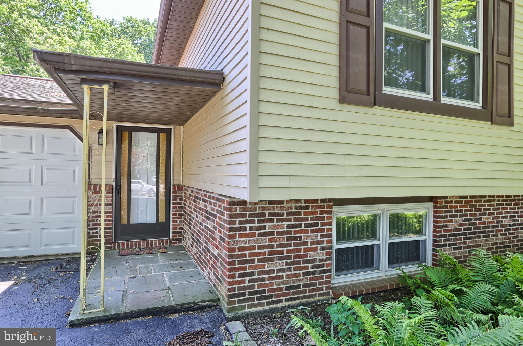 373 Oaklyn Road Lebanon, PA 17042 - Photo 4 of 33 Gallery Image 4