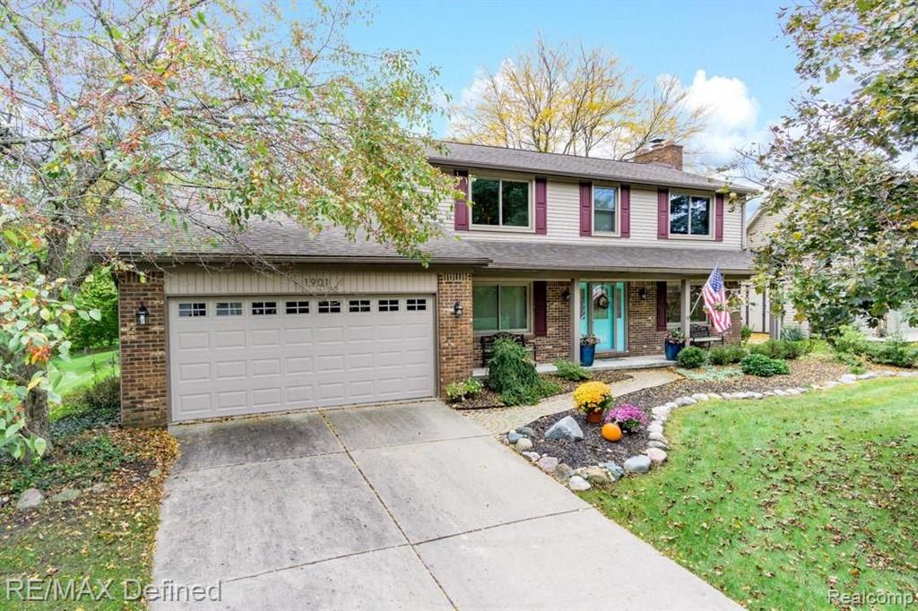 1901 North Fairview Lane Rochester Hills, MI 48306 - Photo 1 of 33