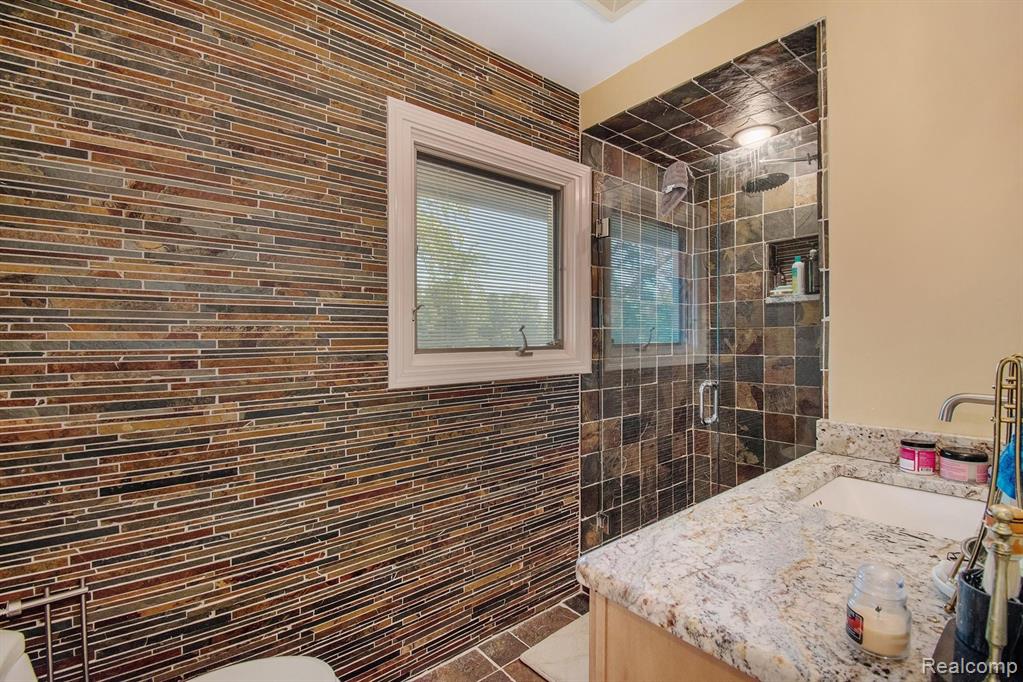 2106 St Andrews Drive Rochester Hills, MI 48309 - Photo 25 of 36
