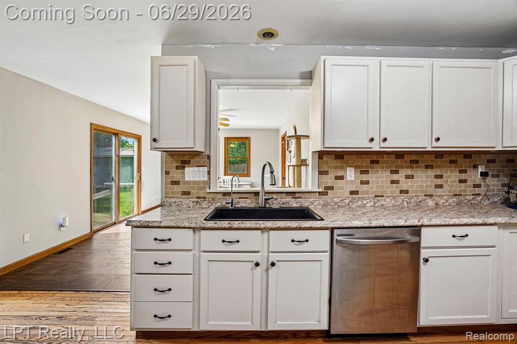 3070 Reeder Road Clarkston, MI 48346 - Photo 7 of 23