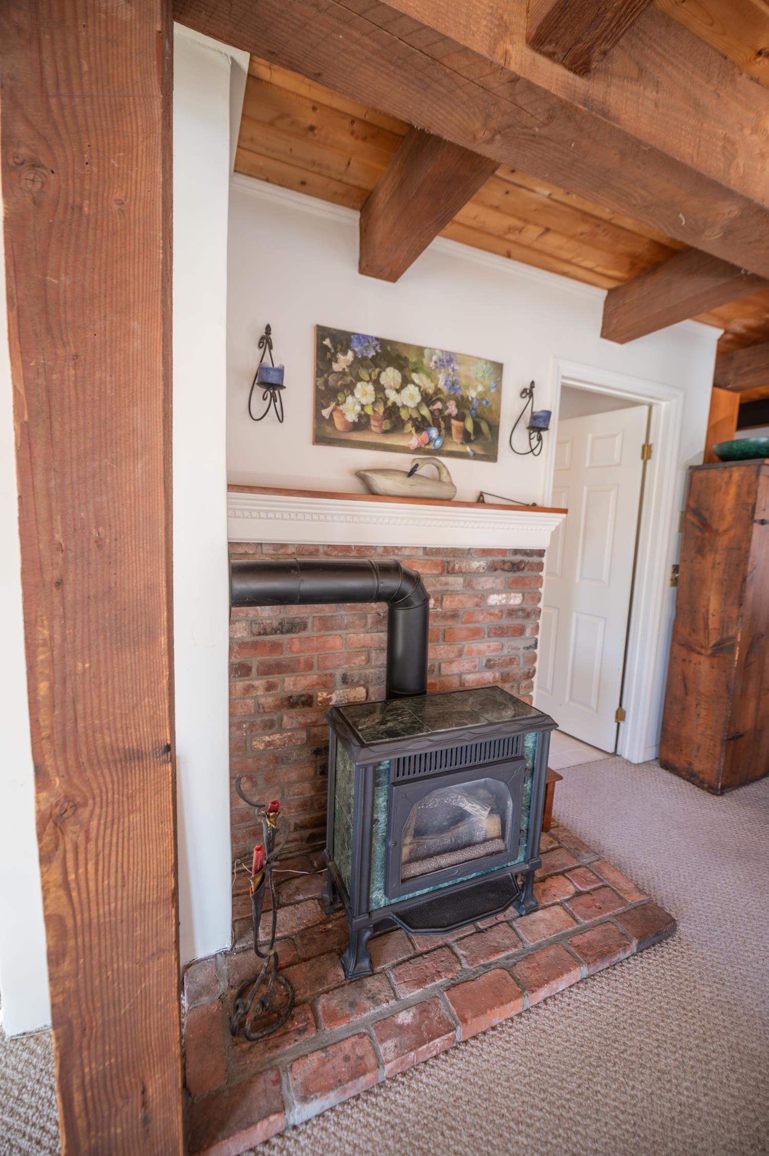 457 Ray Hill Road Wilmington, VT 05363 - Photo 6 of 23