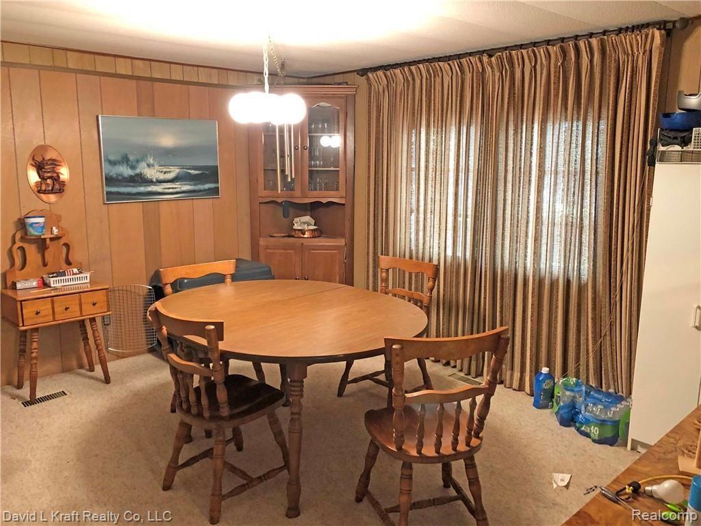 4532 Trail Road Caseville, MI 48725 - Photo 4 of 16 4532TrailDining.jpg