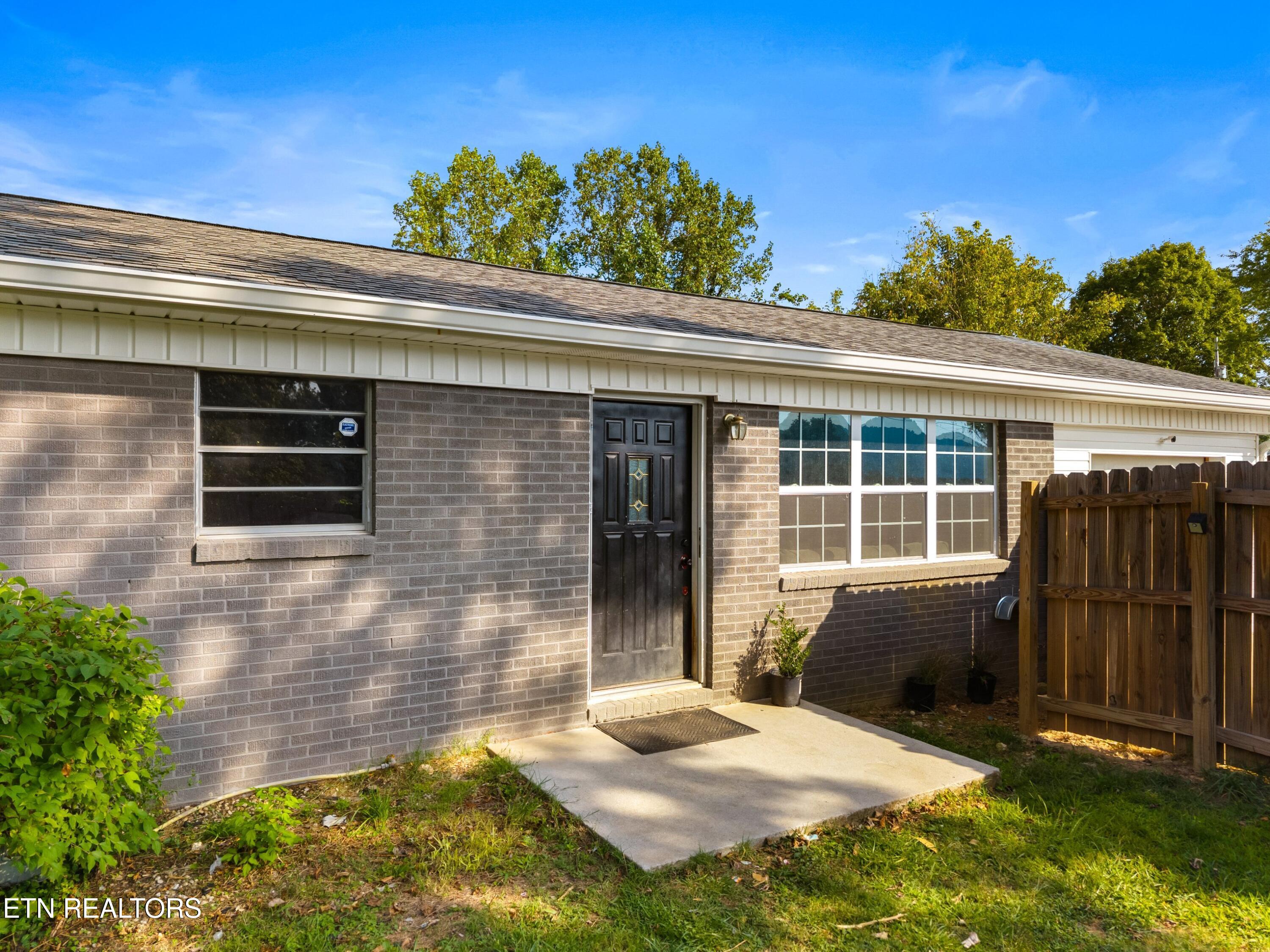 430 McVey Road Tazewell, TN 37879 - Photo 3 of 37 032-430McVeyRoad-Tazewell-TN-37879-SMALL