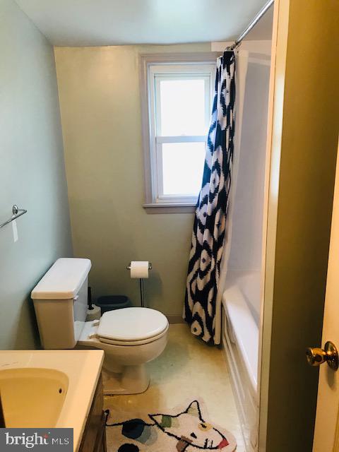11509 Newport Mill Road Silver Spring, MD 20902 - Photo 29 of 31 Upstairs full bathroom