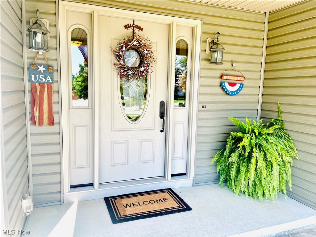 452 Rabbit Run Lane Wellington, OH 44090 - Photo 2 of 35 Front door