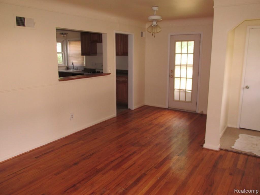 14811 Merriman Road Livonia, MI 48154 - Photo 27 of 27 14811 MERRIMAN LIVONIA (66).jpg