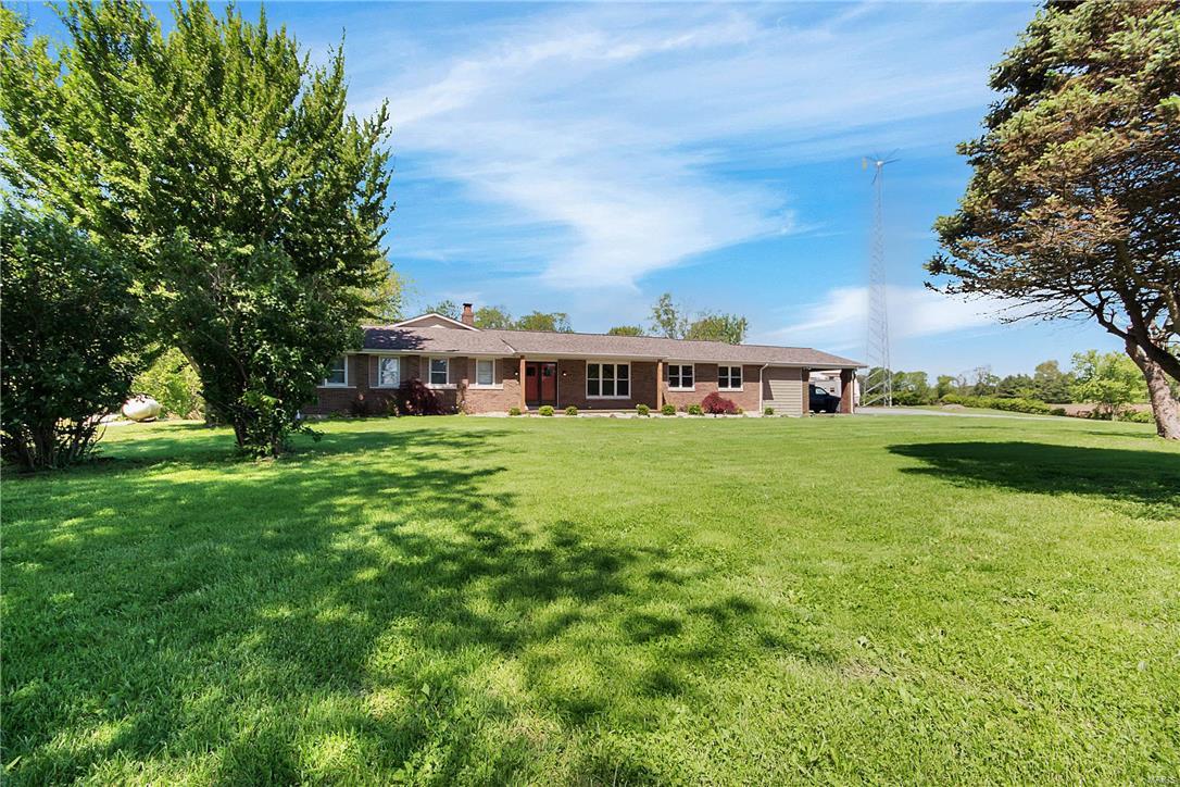 259 South Liberty Road Troy, IL 62294 - Photo 1 of 38