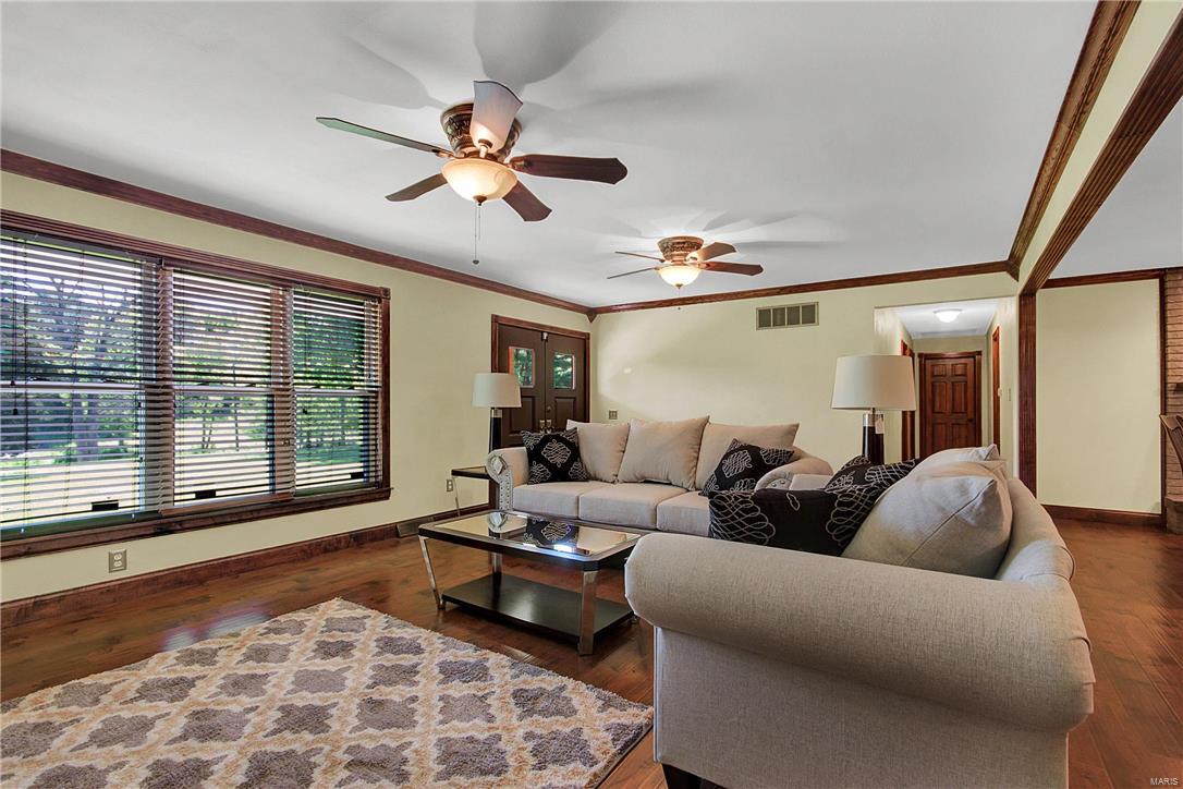 259 South Liberty Road Troy, IL 62294 - Photo 8 of 38