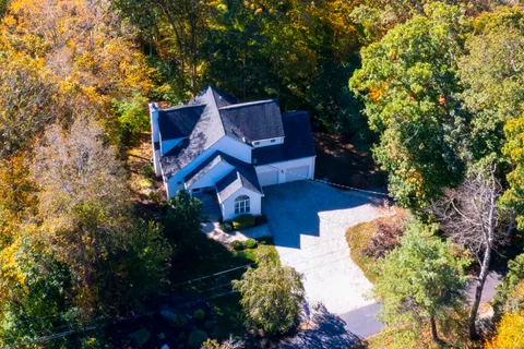 $589,000 | 95 Main Street, Essex, CT 06409