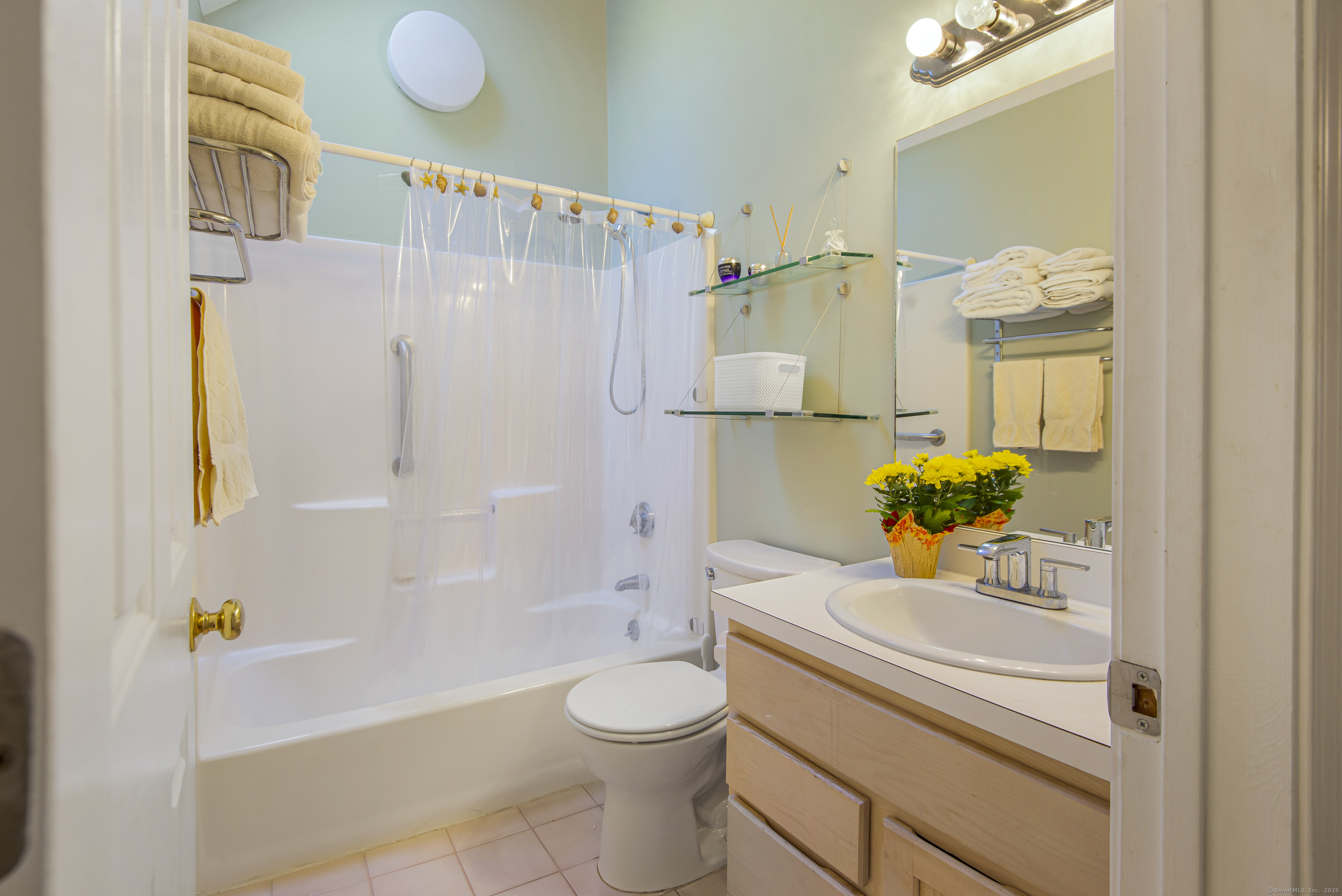 95 Main Street Essex, CT 06409 - Photo 22 of 40