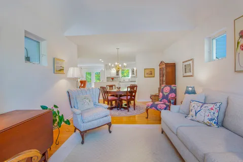 $589,000 | 95 Main Street, Essex, CT 06409