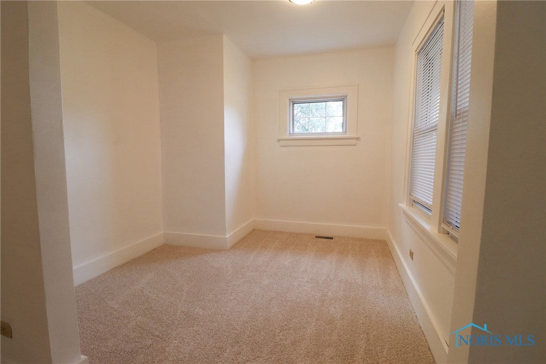 3040 Gradwohl Road Toledo, OH 43617 - Photo 13 of 34 Biz office off entry? Den? Office?