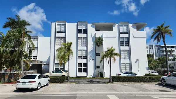 $2,450 | 1075 93rd Street, Unit 304, Bay Harbor Islands, FL 33154