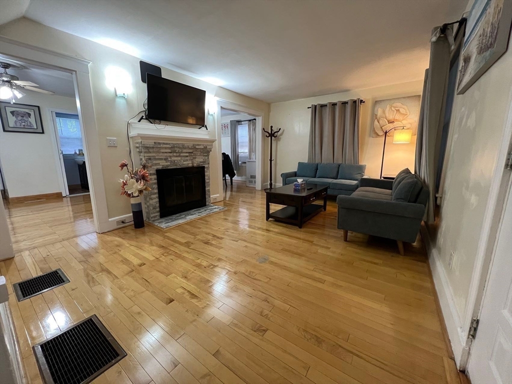 292 Billings Road Quincy, MA 02170 - Photo 2 of 20