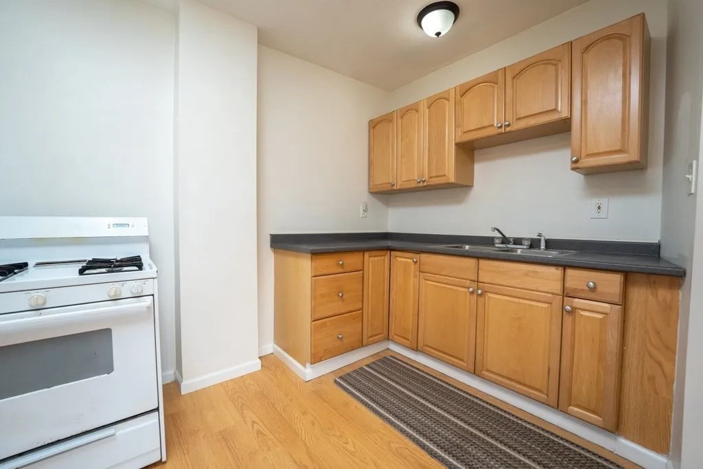 2 Cordes Court, Unit 2 South Hadley, MA 01075 - Photo 4 of 24