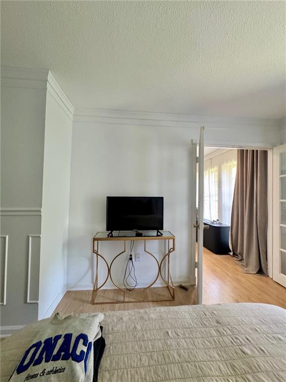 24311 Plantation Drive Northeast Atlanta, GA 30324 - Photo 14 of 31 a view of a livingroom with workspace and a window
