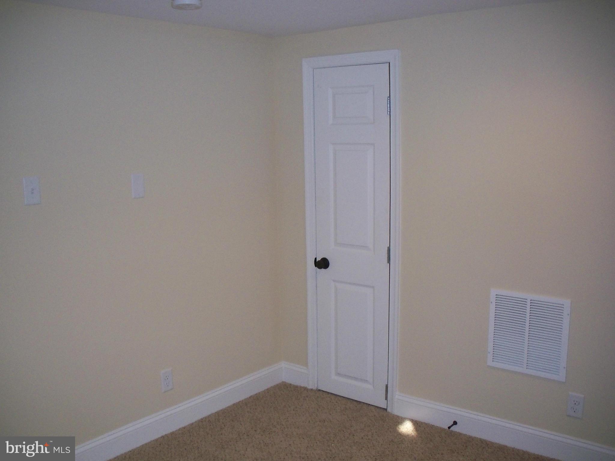 160 Roland Road Pasadena, MD 21122 - Photo 22 of 30 Bedroom