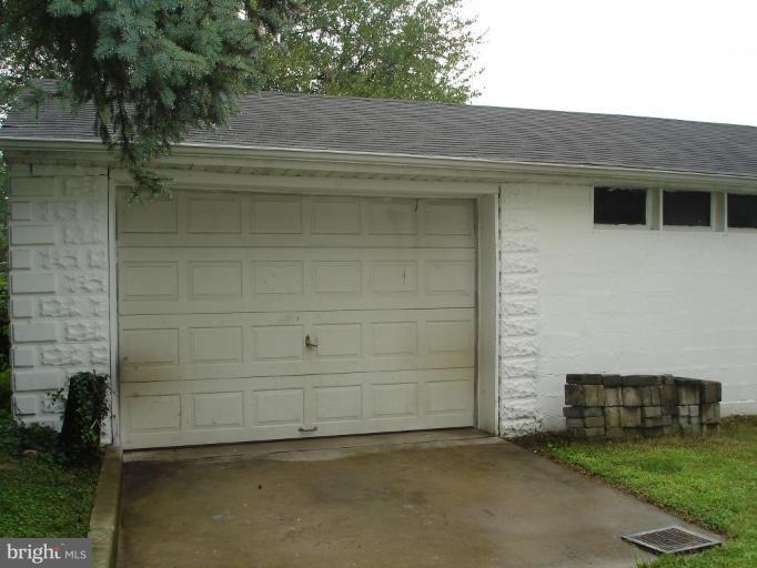 Garage 1