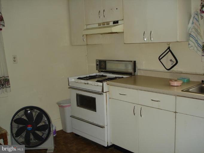 1616 Desoto Road Baltimore, MD 21230 - Photo 9 of 20 Kitchen
