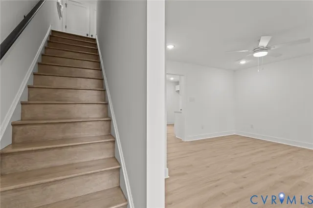 a view of utility room