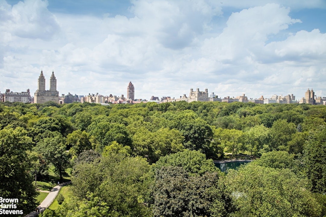 912 5th Avenue, Unit 10 Manhattan, NY 10021 - Photo 18 of 20 a view of a city