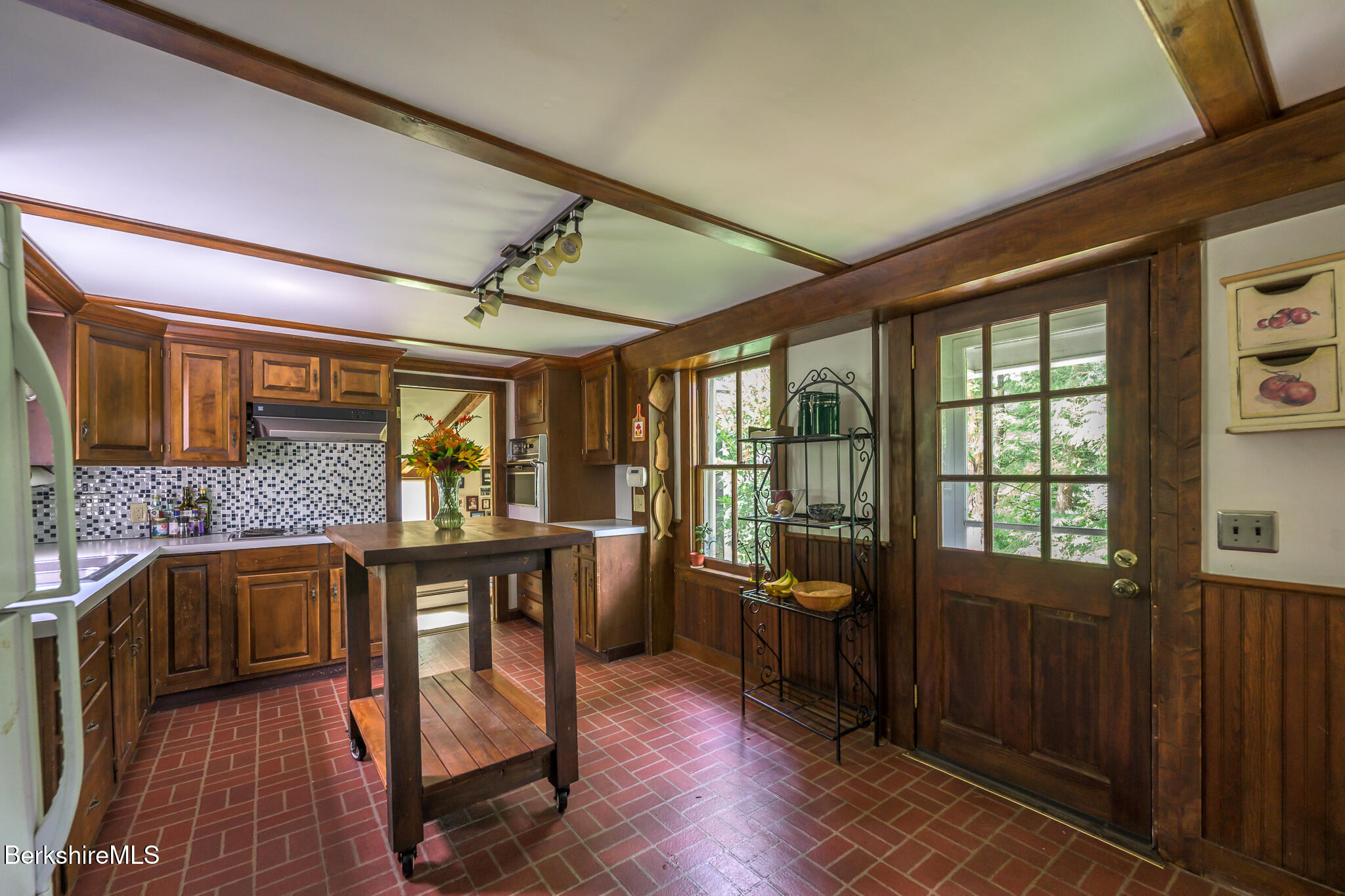 42 East Street Stockbridge, MA 01262 - Photo 13 of 42 Kitchen - Side Entry