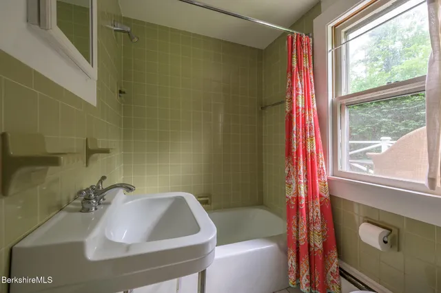 $445,000 | 42 East Street, Stockbridge, MA 01262