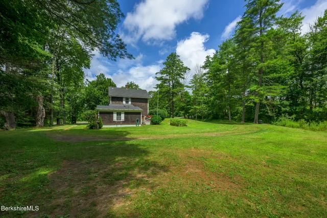 $445,000 | 42 East Street, Stockbridge, MA 01262