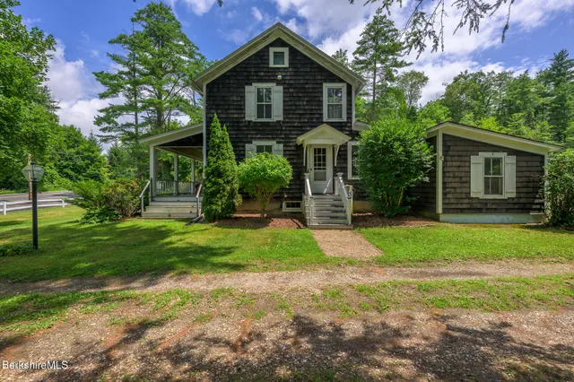 $445,000 | 42 East Street, Stockbridge, MA 01262