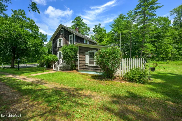 $445,000 | 42 East Street, Stockbridge, MA 01262