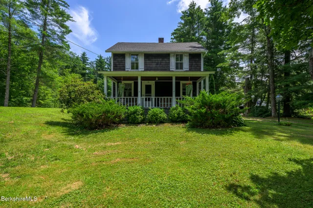 $445,000 | 42 East Street, Stockbridge, MA 01262