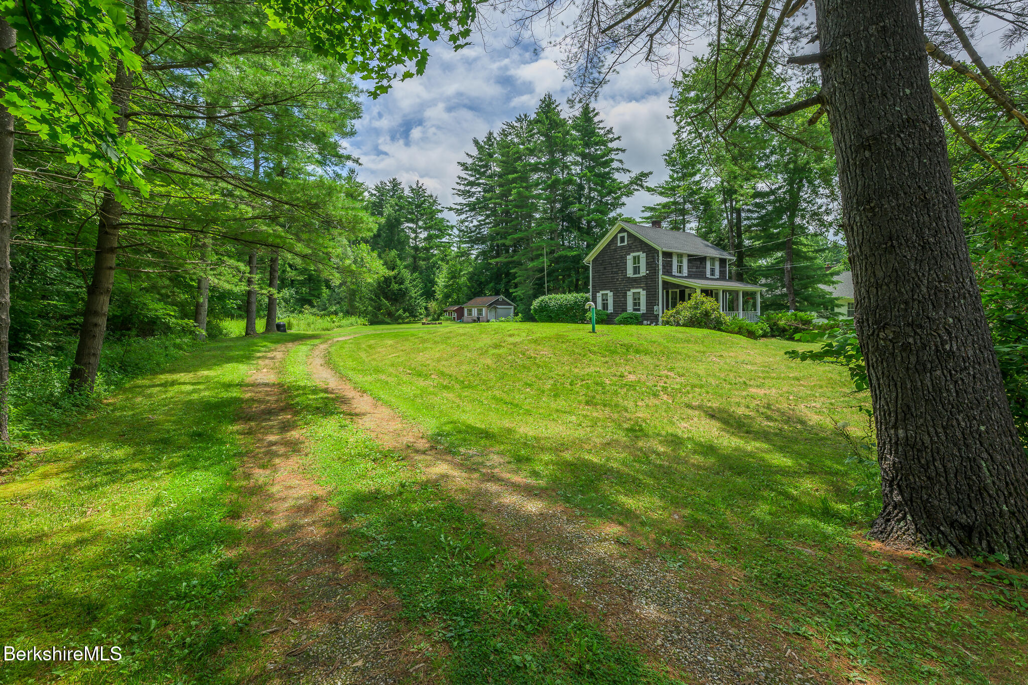 42 East Street Stockbridge, MA 01262 - Photo 40 of 42 Large Horseshoe Driveway