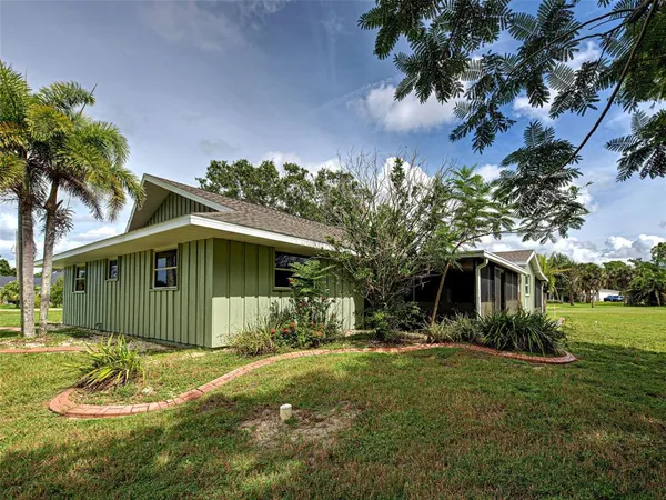 $450,000 | 425 Morrison Avenue, Englewood, FL 34223