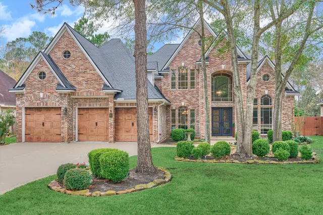 $1,300,000 | 6 Glentrace Circle, The Woodlands, TX 77382