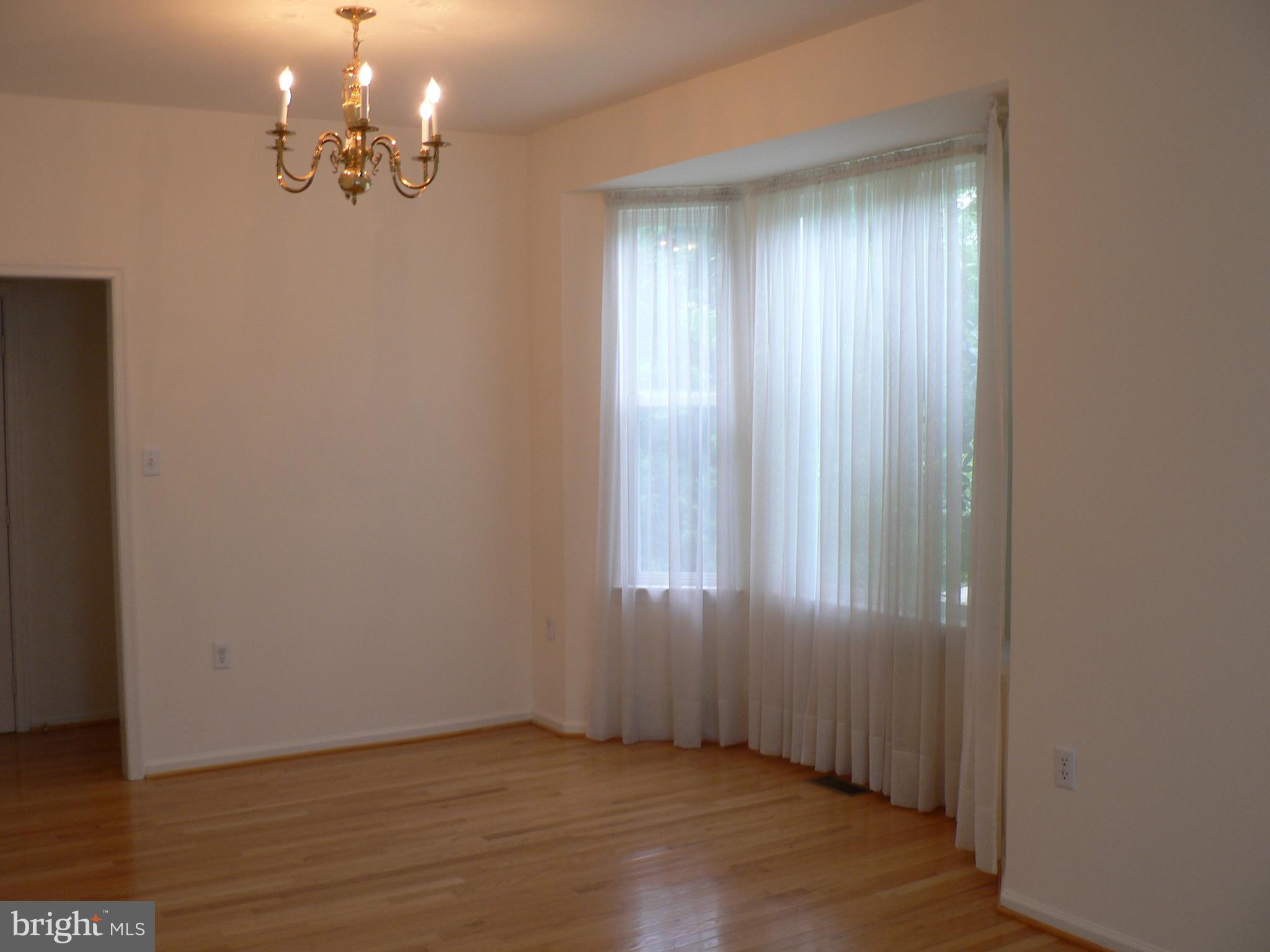 3005 Jeannie Anna Court Herndon, VA 20171 - Photo 2 of 15 Dining Room