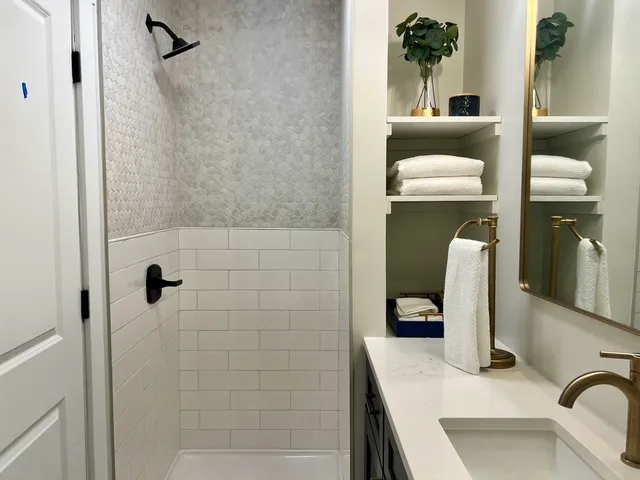 $379,900 | 4006 East Anthony Drive, Urbana, IL 61802